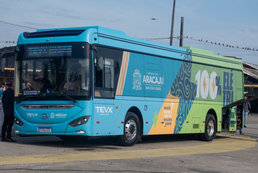 Emília pede ao governo isenção de ICMS que contemple ônibus
