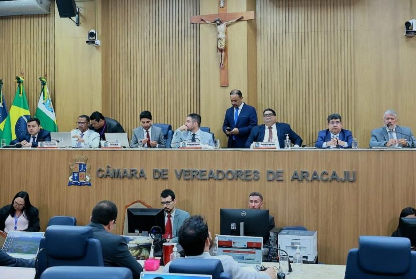 Prefeitura apresenta à Câmara plano de compra de ônibus elétricos