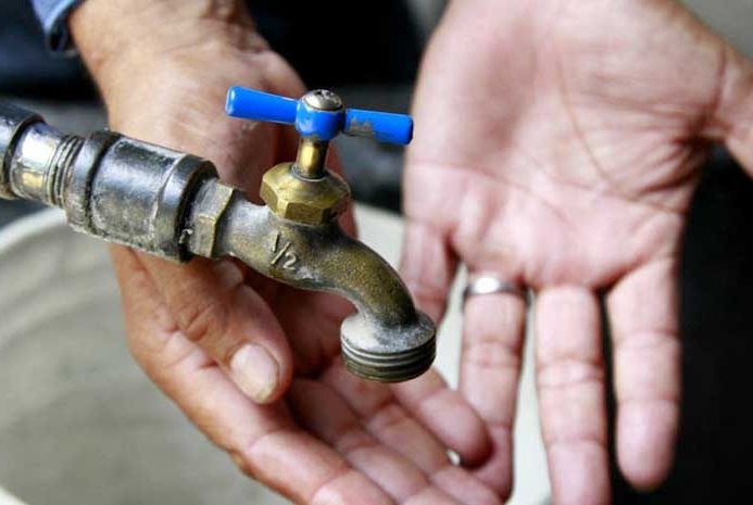 Rompimento em adutora afeta abastecimento de água no sertão de Sergipe