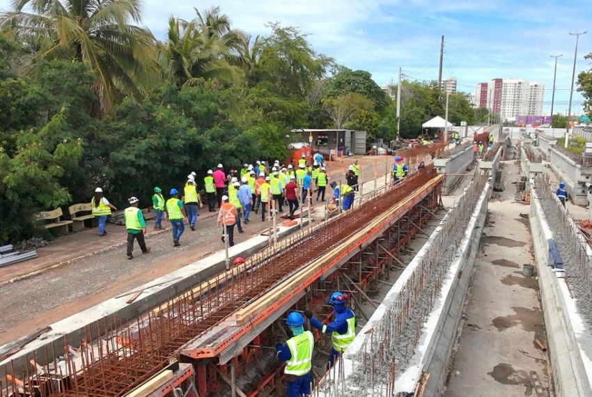 Deputados visitam obras do Complexo Viário Maria do Carmo Alves