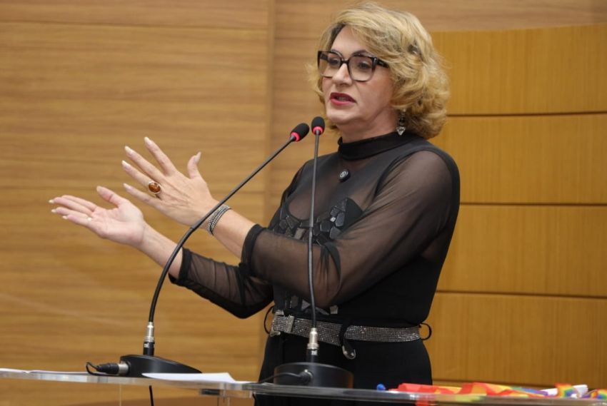 Linda critica número de vagas em concurso para professores