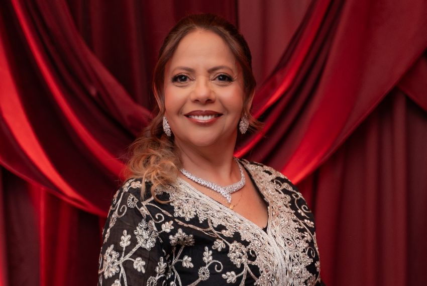 Jane Vieira celebra 60 anos com festa temática