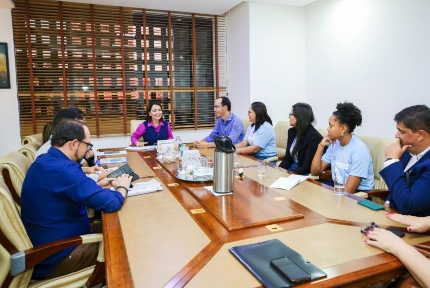 Prefeita Emília cria comissão para organização do Concurso Unificado
