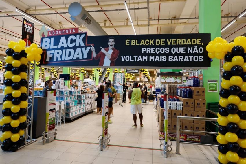 Ferreira Costa dá largada à Black Friday com descontos de até 60%