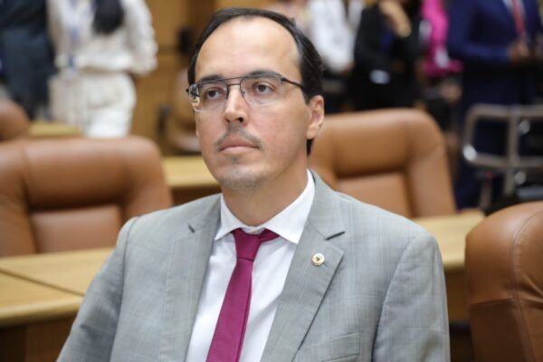 “A oposição sairá unida, colocando um nome único à disposição”