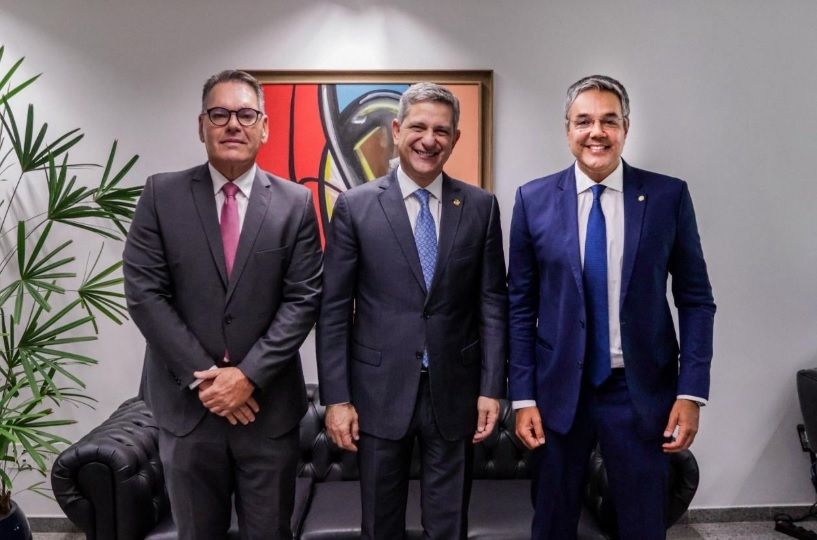 Sérgio Reis se reúne com o senador Rogério Carvalho