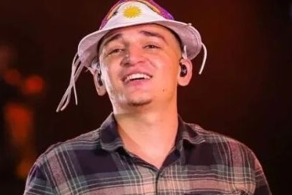 Riachuelo anuncia João Gomes como embaixador com look exclusivo