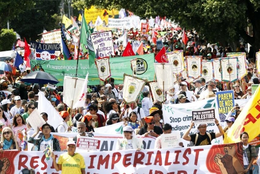 Marcha pelo Clima reúne 70 mil e leva força amazônica às ruas de Belém