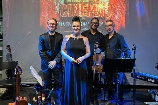 Divina Supernova apresenta o espetáculo “Música de Cinema”