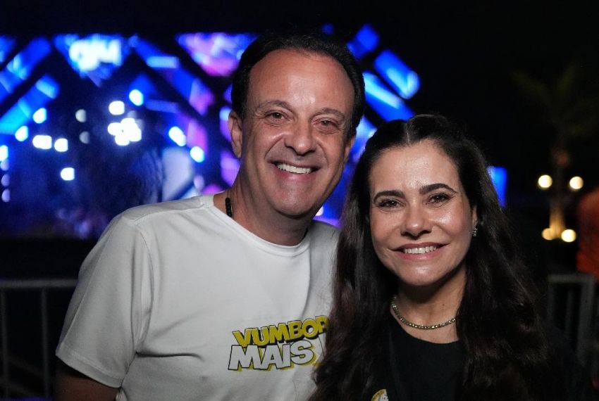 André e Lara Moura na folia do Pré-Caju