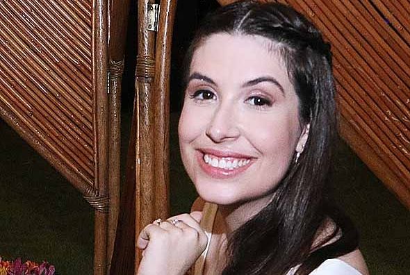 Noite de celebração marca a formatura de Renata Meneses