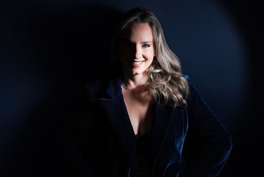 Priscilla Navas lança “Mulher Ausente: derivações quase poéticas”
