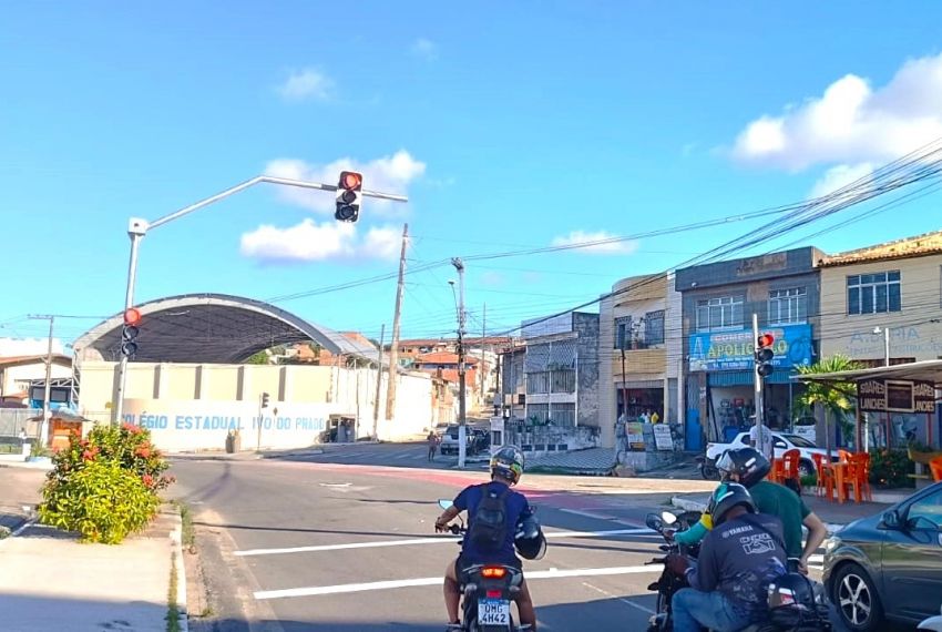 Semáforo da Visconde de Maracaju é reativado