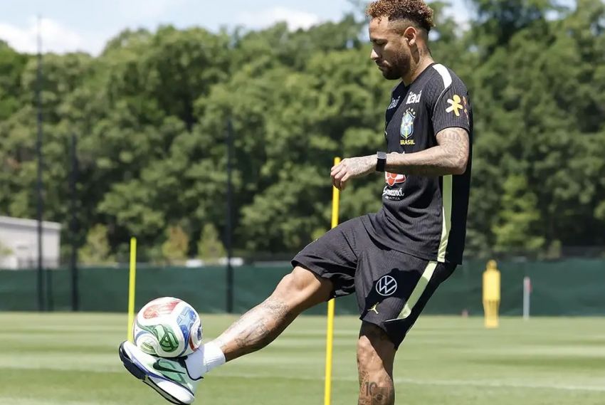 Neymar volta a treinar com a seleção a 2 dias do jogo contra o Haiti