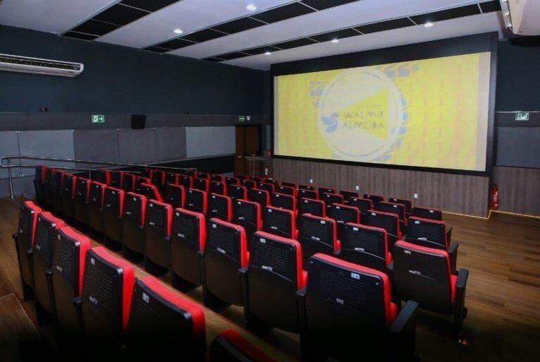 Cine Walmir Almeida exibe produções nacionais e internacionais
