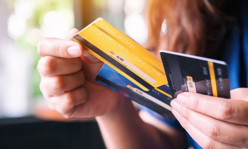 Mesmo com pix, cartões com benefícios exclusivos crescem 8%