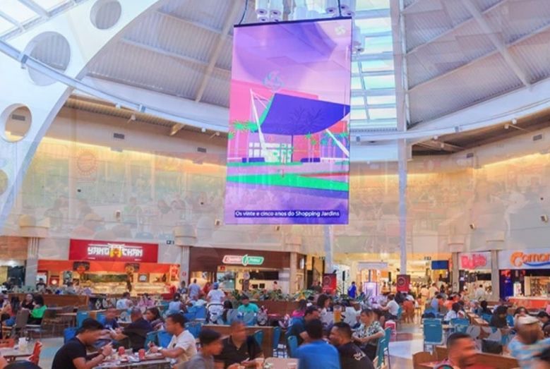 Shoppings funcionam em horário especial no São João