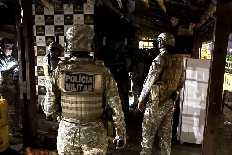 PM negocia rendição de homem em surto psicótico e encerra crise no Bairro Industrial