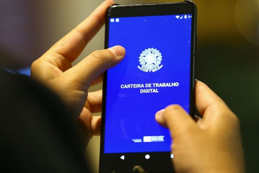 Mercado de trabalho formal cresce 3,6%; serviço público puxa alta
