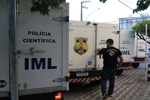 Mulher é morta a tiros dentro de casa em Salgado