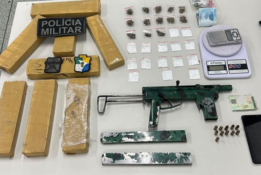 Polícia Militar prende homem com arma e cinco quilos de maconha