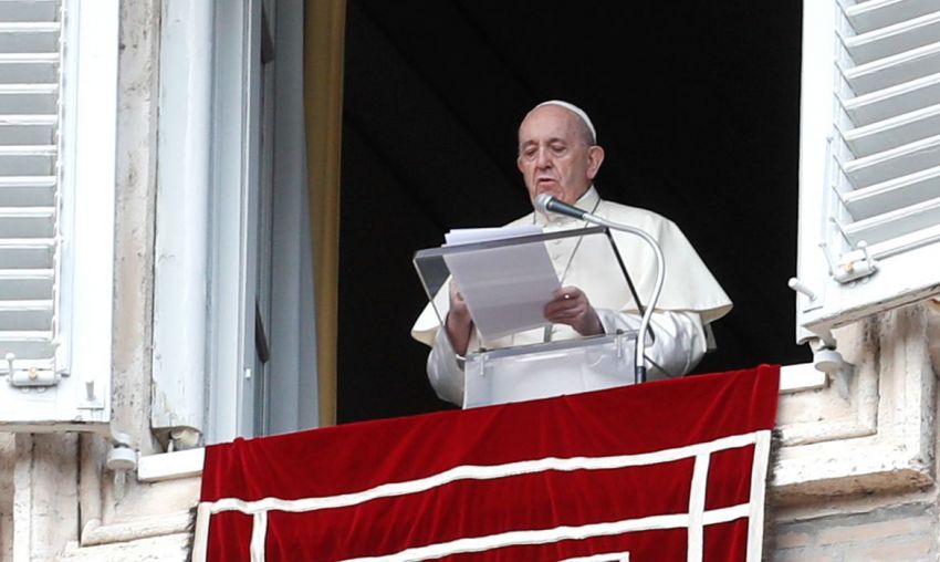 Papa condena ataque 