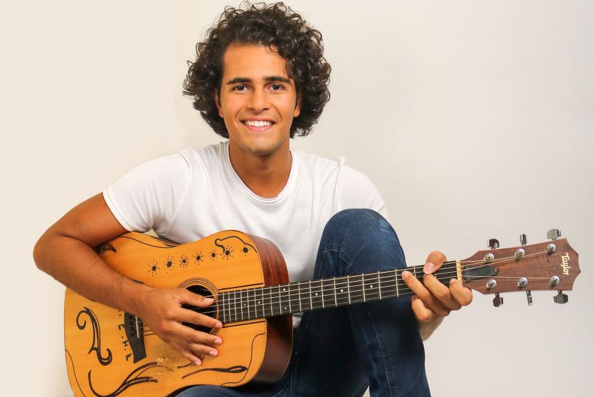 Com apenas 19 anos, Faehl estreia com EP autoral