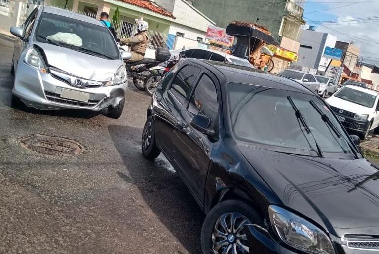 SMTT orienta condutores a como proceder em caso de acidente