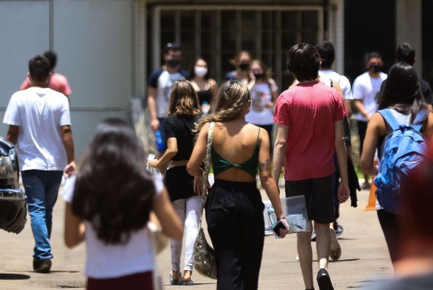 Cai número de famílias que defendem fechamento de escolas na pandemia