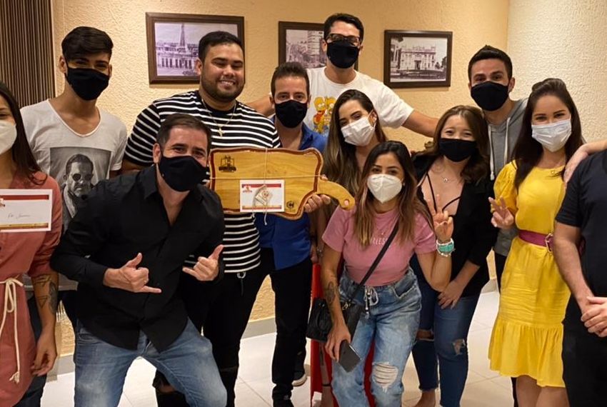 Influenciador José Guevara vence concurso “Rei da Carne” do Sal e Brasa Aracaju