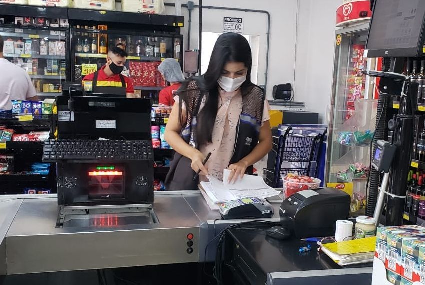 Procon Aracaju notifica irregularidades em supermercados da capital