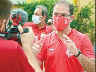 Ernan Sena é reeleito presidente