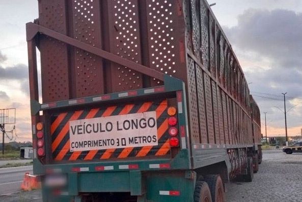 PRF flagra semirreboque clonado