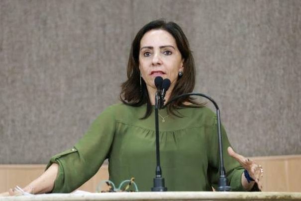 Vereadora pede interdição de cemitérios clandestinos