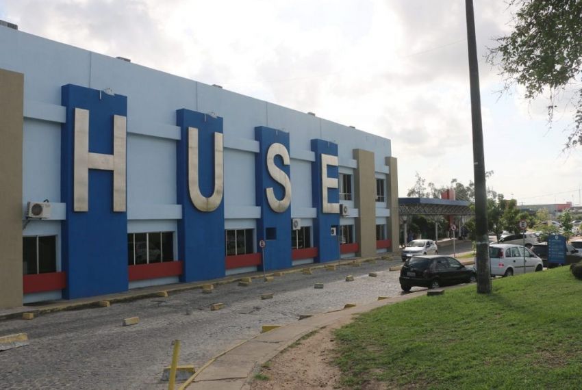 Criança de quatro anos atacada por cachorro segue internada no Huse