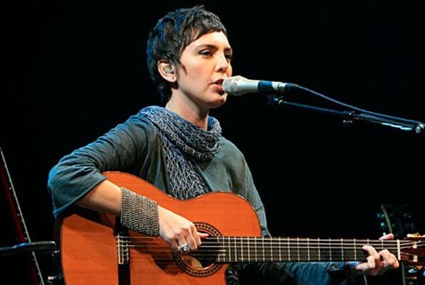 Adriana Calcanhotto fará show em Aracaju no dia 27 de janeiro