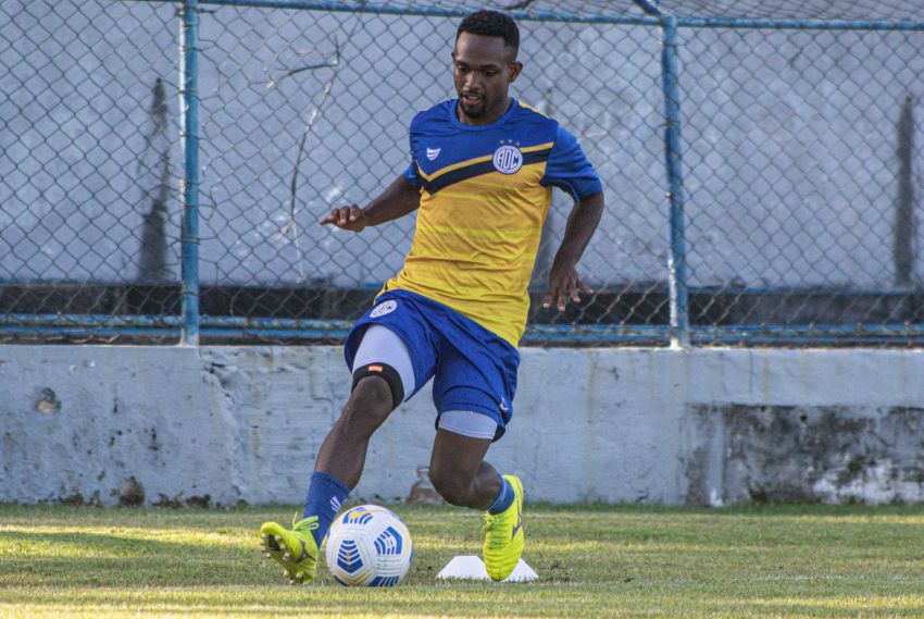 Dragão anuncia nova contratação