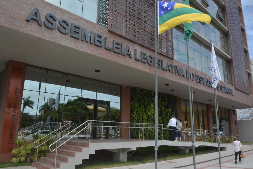 Deputados estaduais tomam posse amanhã na Assembleia