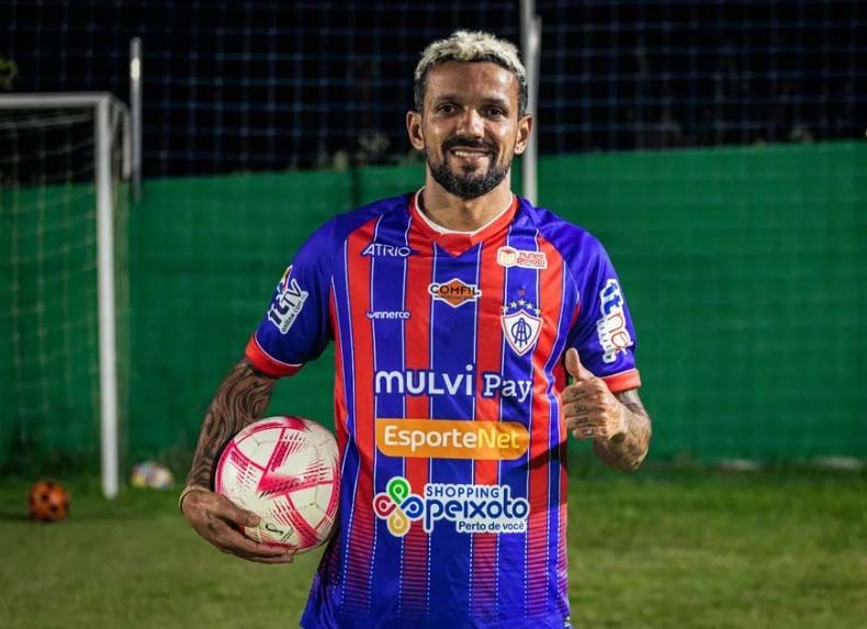 De volta ao Itabaiana, Matheus troca sálario por doação de cestas básicas