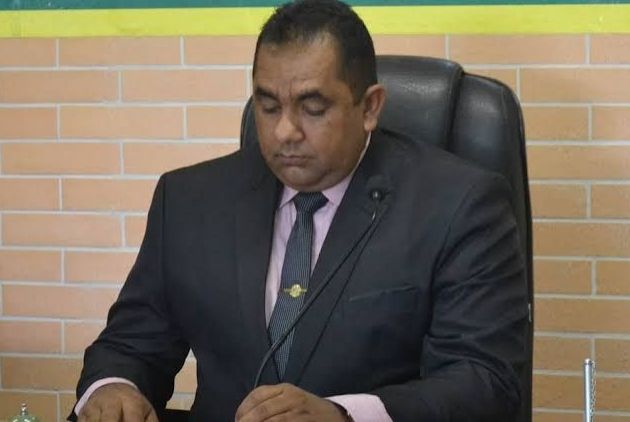 Prefeito de Canindé de São Francisco é afastado do cargo temporariamente