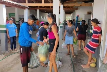 Prefeitura realiza a distribuição de 12 mil/kg de peixe em Canindé de São Francisco