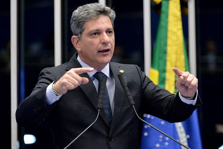 Rogério Carvalho repudia vídeo com distribuição de dinheiro