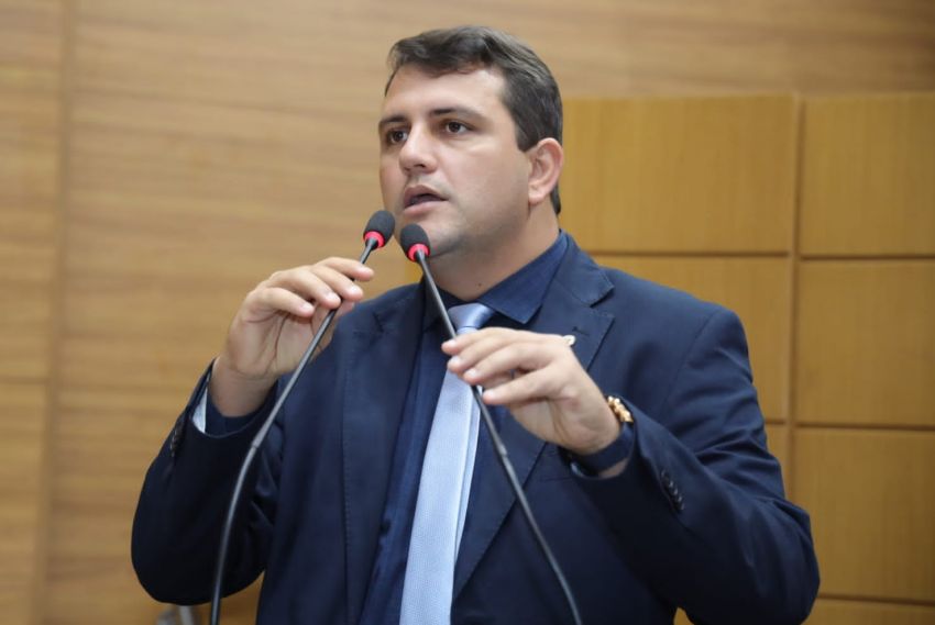 Marcos quer frente em defesa do transporte para universitários