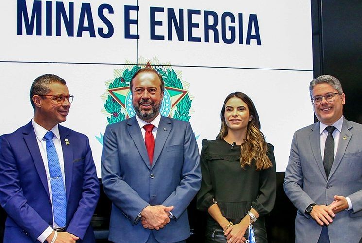 Ministro vai cobrar redução de preços de refinaria na BA