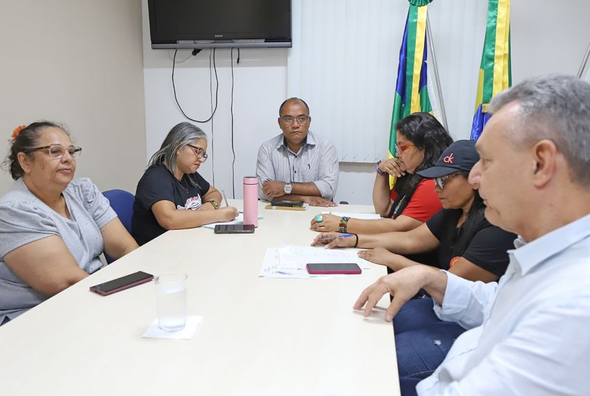 Prefeitura recebe categoria dos técnicos e auxiliares de enfermagem de Aracaju