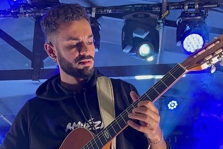 Petrel apresenta o show 