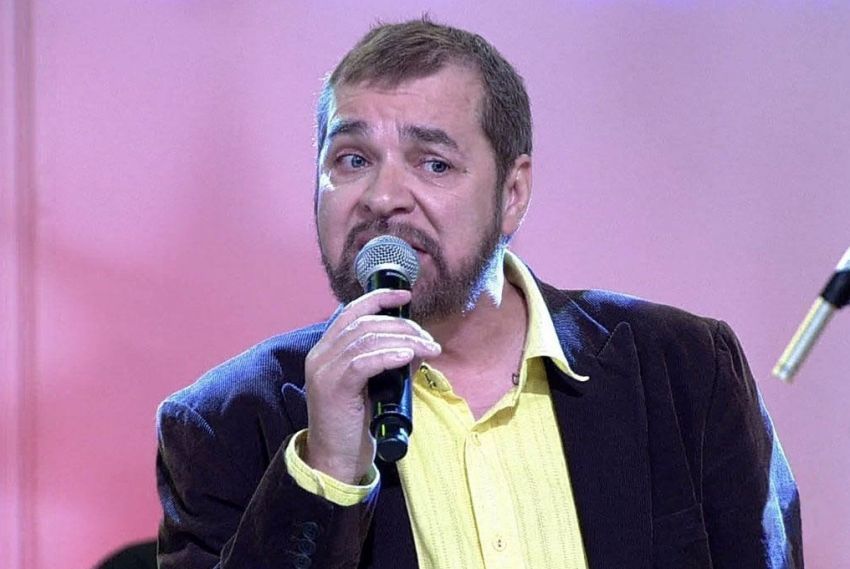 Peninha se apresenta em Aracaju em prol da AAACASE