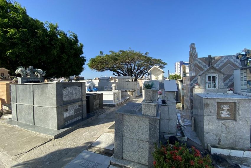 Prefeitura promove manutenção nos cemitérios para o Dia de Finados
