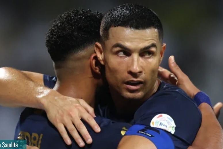 Com gols de Cristiano e Alex Telles, Al Nassr bate Al Wehda e mantém distância para Al Hilal