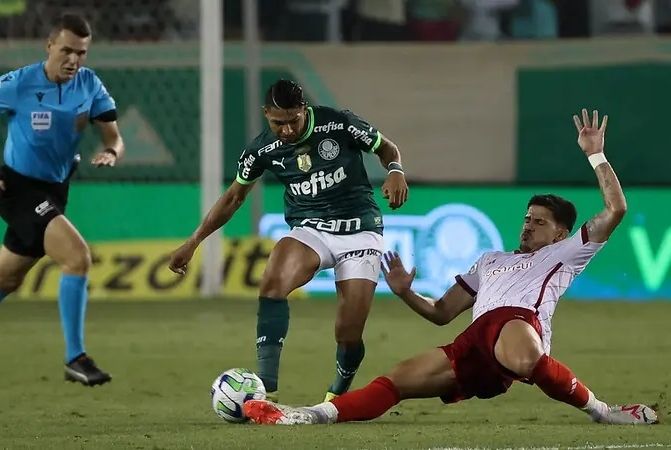 Emocionado, Rony valoriza quebra de jejum pelo Palmeiras: 